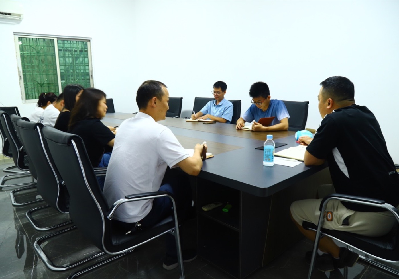 Meeting room project review for custom LED light box production