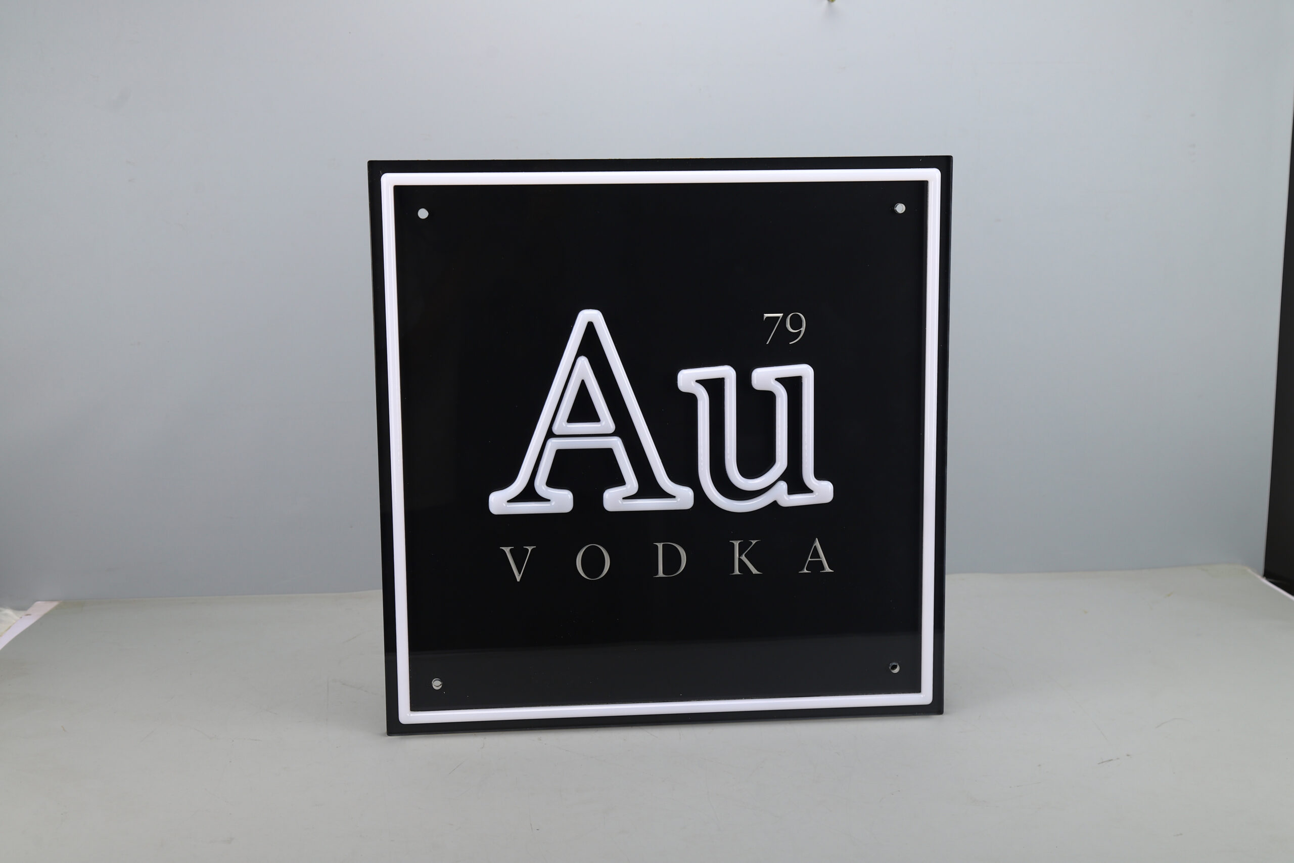 Custom Neon with Mirror Details: Choose the Reflective Parts Before Sampling
