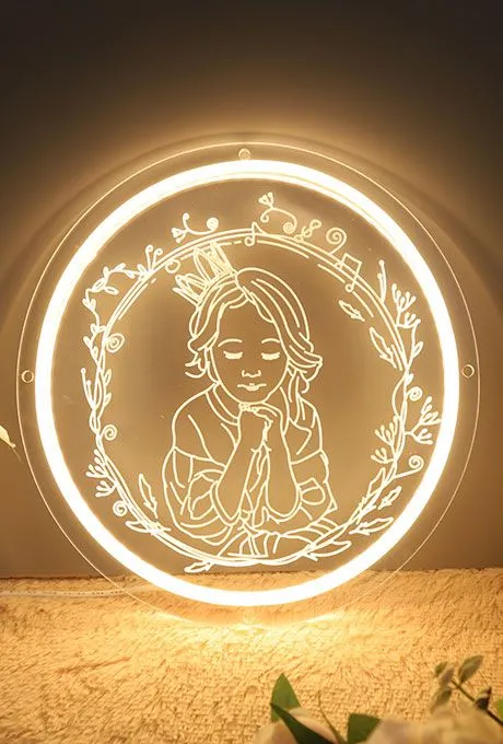 Silicone Neon Rings with Engraved Details: Two Different Types of Linework